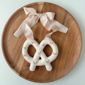 Felt Pretzel Ornament (Nude)
